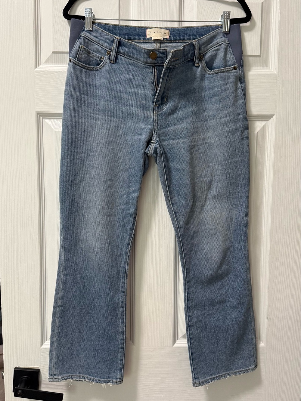 Hatch | Light Wash Crop Jeans Maternity Denim - Picture 4 of 10